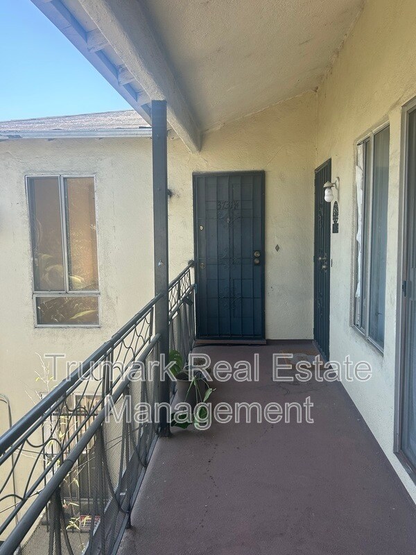 Foto del edificio - 3731 Los Feliz Blvd