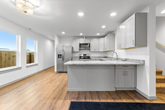 Building Photo - 379 Lozier Ln