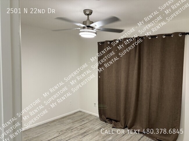 Foto del edificio - 2501 N 22nd Dr