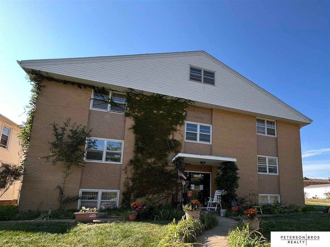 Primary Photo - 1308 N 40th St