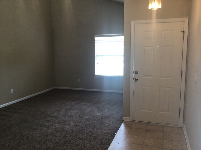 Building Photo - 10949 Acorn Park Drive E