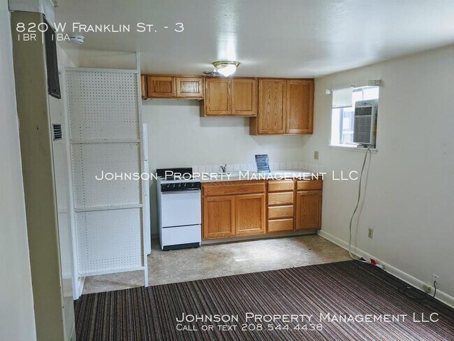 Building Photo - 820 1/2 Franklin St #3