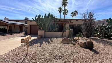 Building Photo - 3809 E Sweetwater Ave