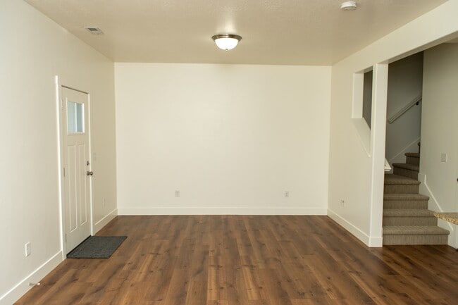 Building Photo - 1547 N 400 W