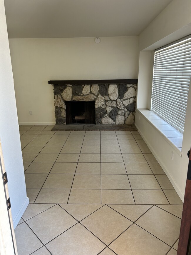 Building Photo - 4410 Murrieta Cir