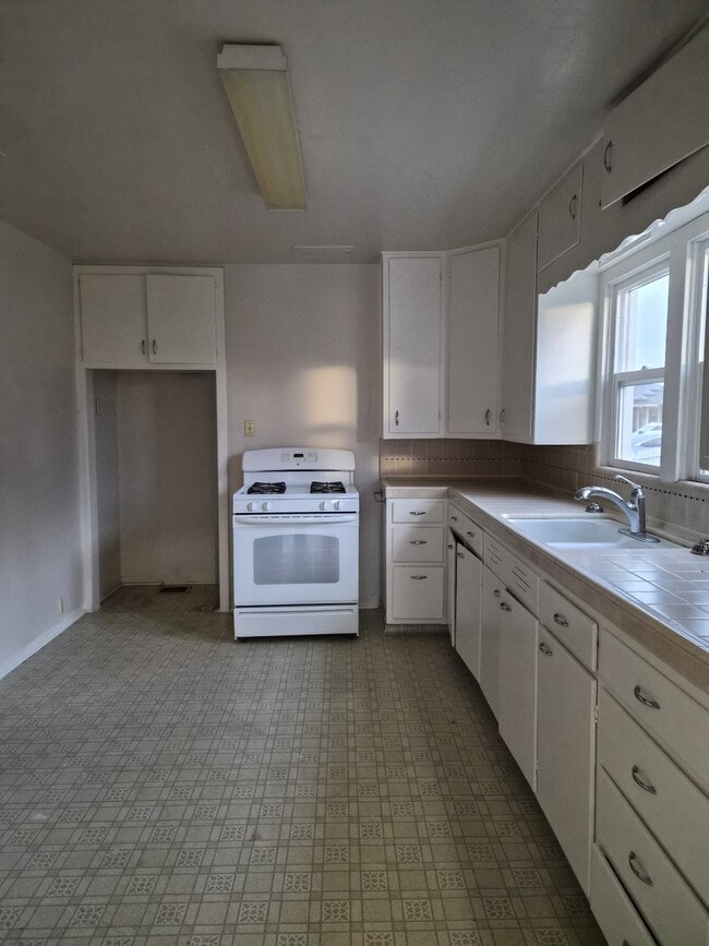 Foto del edificio - 1059 S Rupert Ave