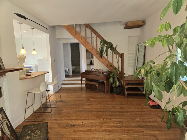 Foto del edificio - 117 Morgan Ave