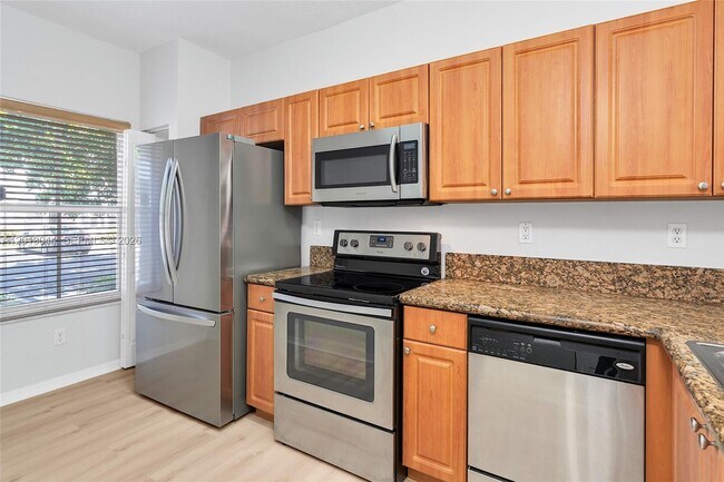 Foto del edificio - 4967 SW 140th Terrace