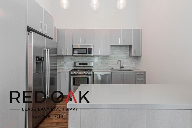 Foto del edificio - 1168 S Barrington Ave