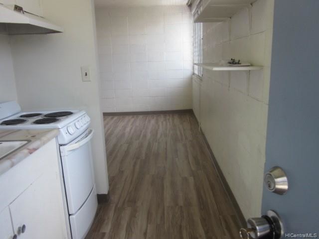 Building Photo - 1566 Kewalo St