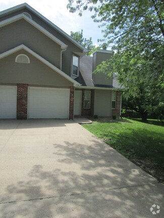 Building Photo - 4934-4936 W Millbrook Dr