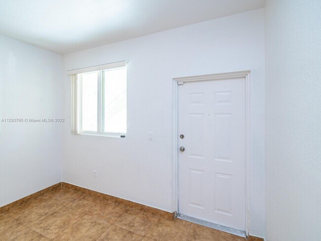 Foto del edificio - 1663 SE 27th Dr