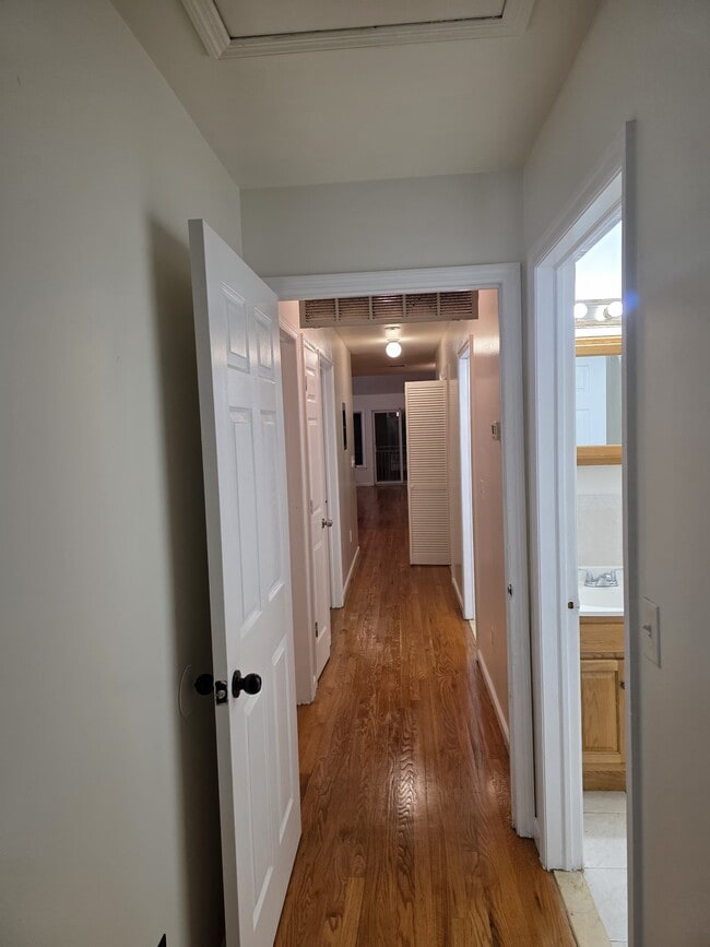 Building Photo - 45 Terhune Ave