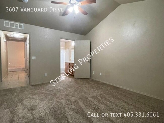 Building Photo - 3607 Vanguard Dr
