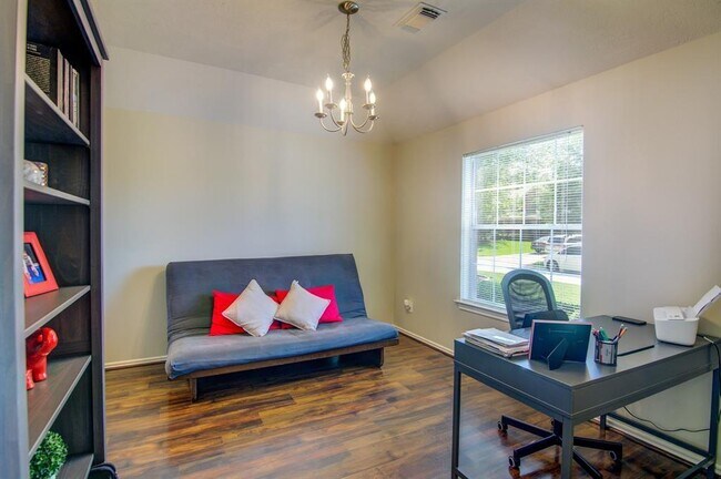 Building Photo - 26 Delphinium Pl