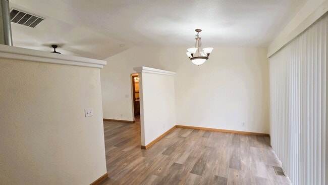 Building Photo - 2-Bed, 2-Bath, Single Level Home by Ponderosa Gold Course in Coeur d'Alene