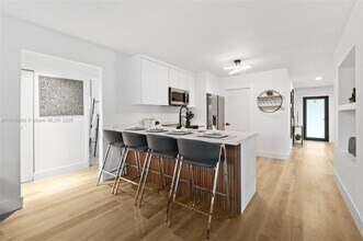 Building Photo - 679 SW 17th Ct