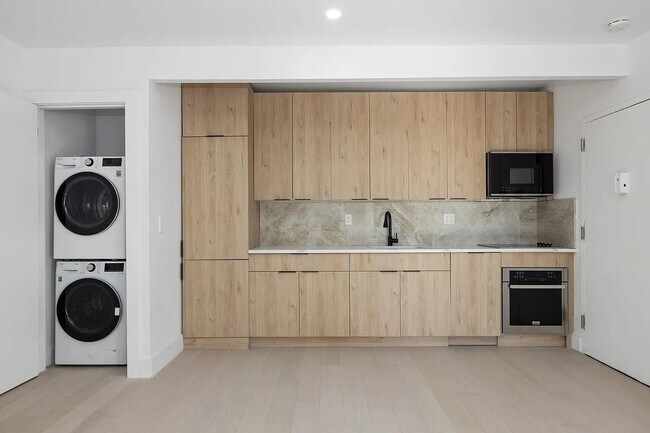 Building Photo - 165 First Avenue