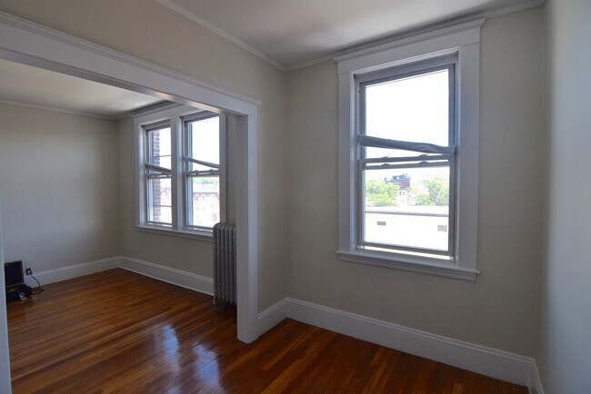 Foto del edificio - 7 Scottfield Rd