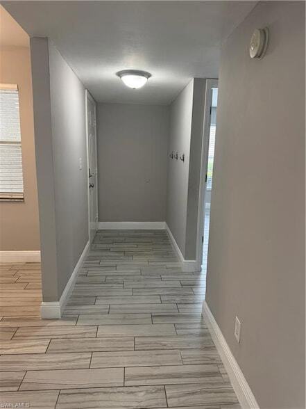 Foto del edificio - 1392 Churchill Cir