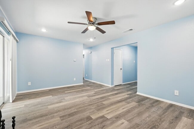 Building Photo - 1713 Japonica Ln