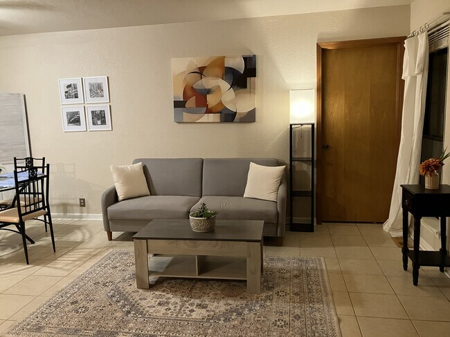 Living room - 1916 Nighthawk Dr