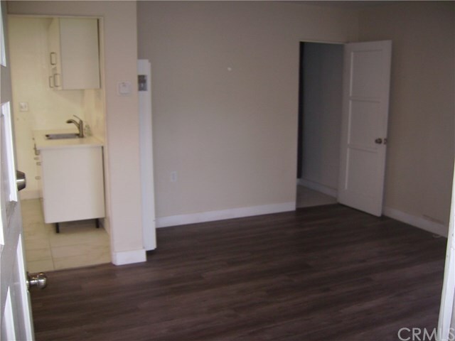 Building Photo - 624 E Lemon Ave