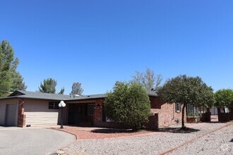 Building Photo - 3712 St Andrews Dr