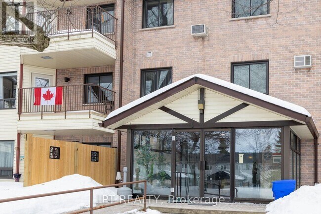 Photo du bâtiment - 111 Grew Blvd