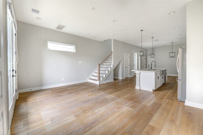 Building Photo - 4220 McKinley St