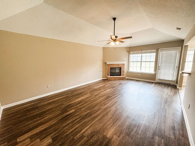 Building Photo - 6943 Naples Dr