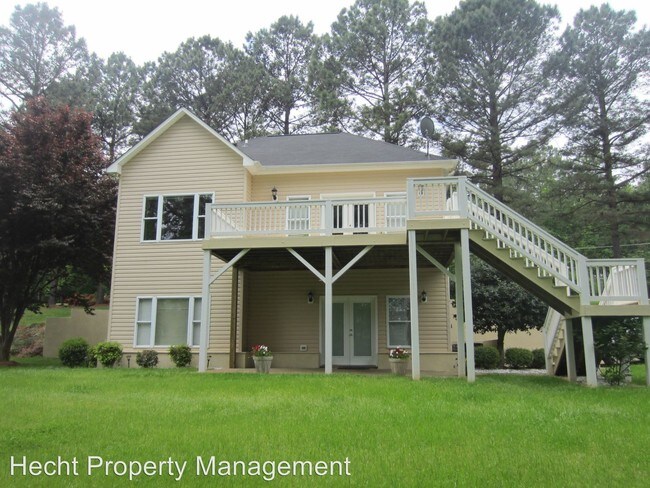 Building Photo - 2440 Cherry Ln