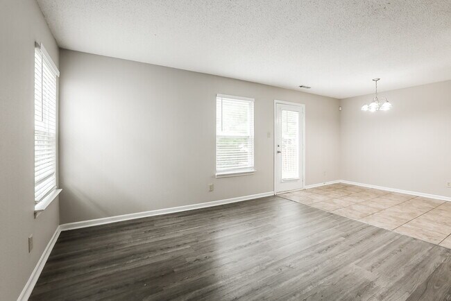 Building Photo - 10969 Sweetsen Rd