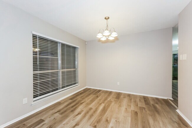 Foto del edificio - 1301 Southridge Dr