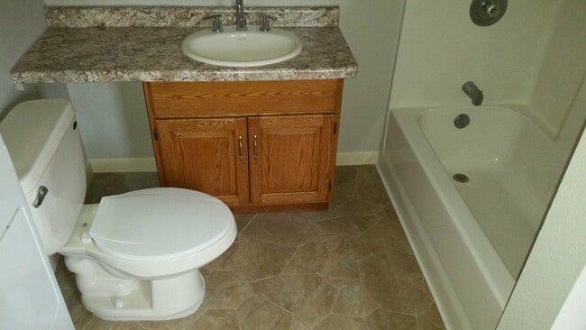 Building Photo - 211 10th Ave N