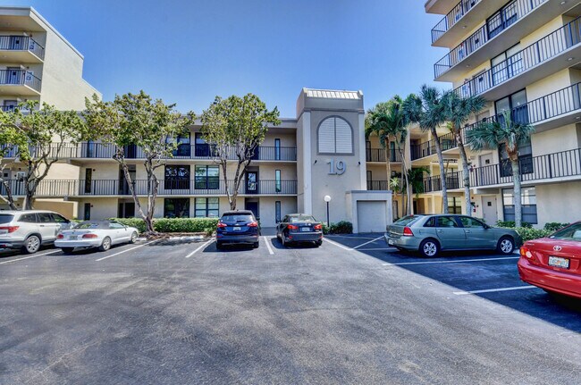 Foto del edificio - 19 Royal Palm Way