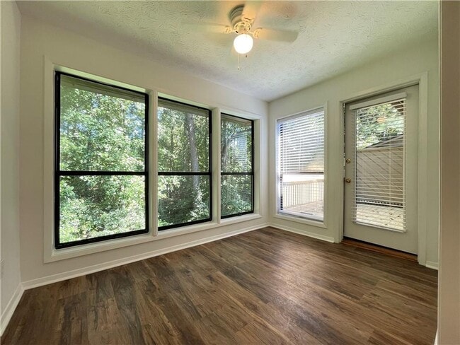 Building Photo - 1006 Dunbar Dr