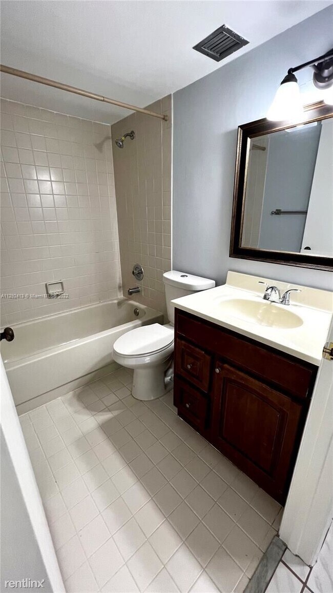 Foto del edificio - 2 br, 2 bath Condo - Calussa Club Village ...