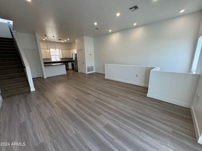 Foto del edificio - 615 S 6th Ave