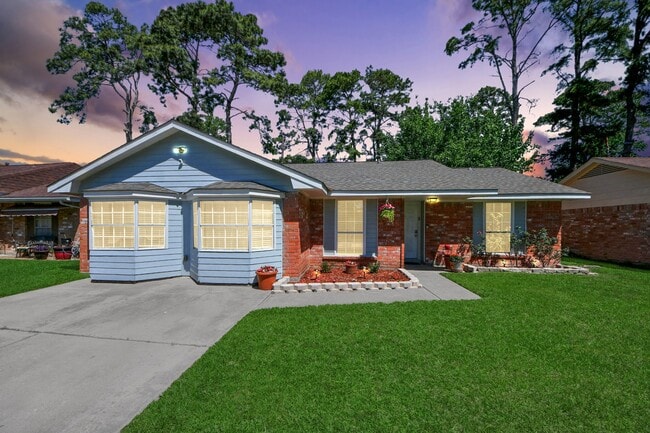 Building Photo - 7414 Battlewood Dr