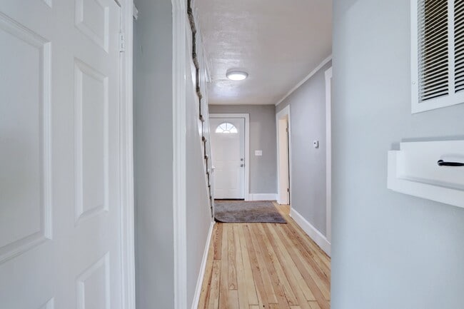 Building Photo - 505 E Wall St
