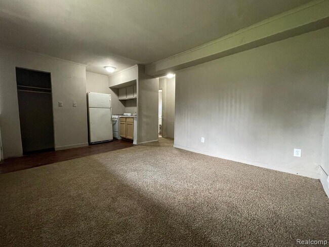 Building Photo - 4234 W Davison St