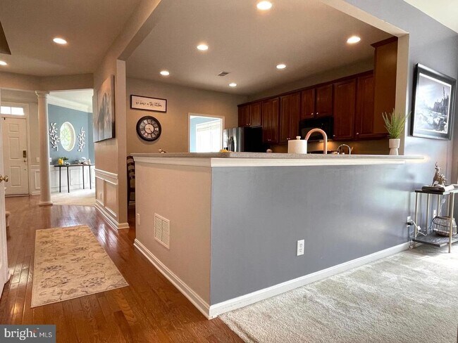 Foto del edificio - 48 Williams Dr