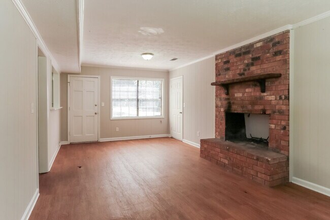 Building Photo - 3212 Goldenchain Dr