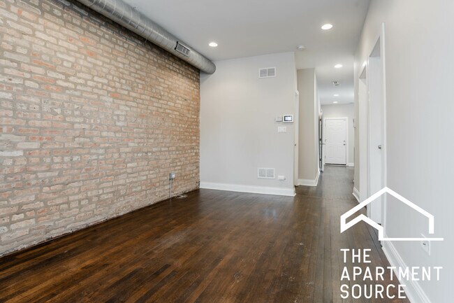 Building Photo - 2019 N Hoyne Ave