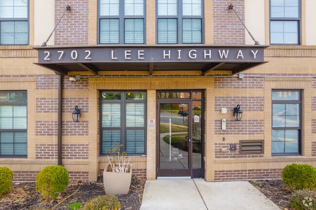 Entrance - 2702 Lee Hwy