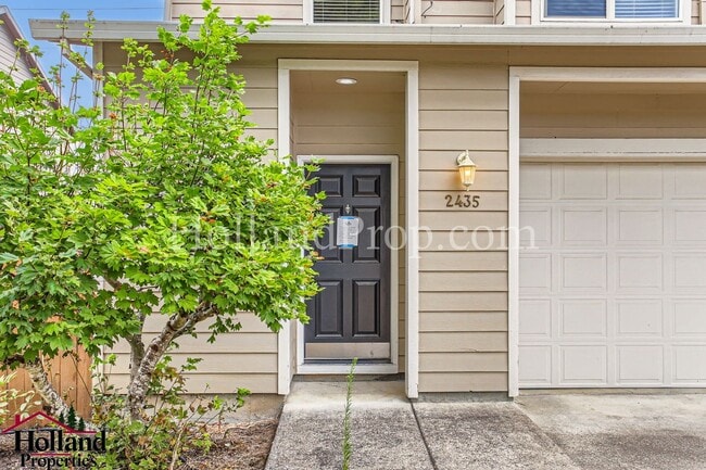 Building Photo - ***$150 off from the first full month's re...