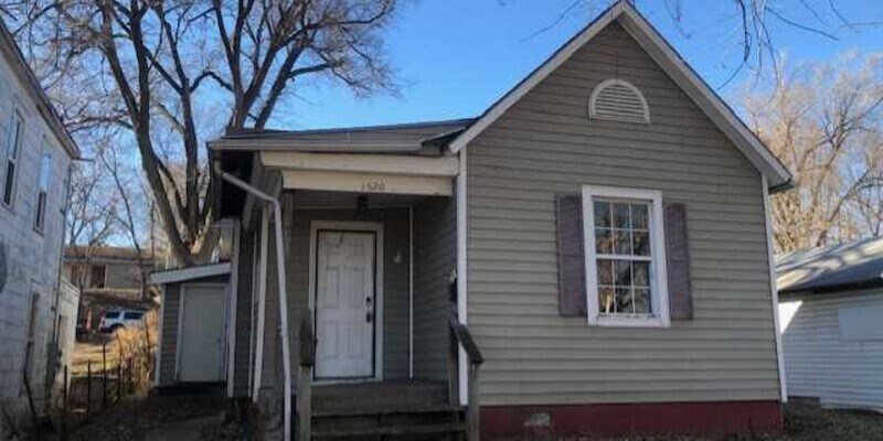 Primary Photo - 1520 Dewey Ave