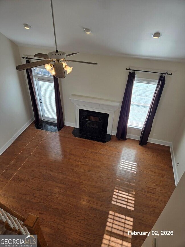 Building Photo - 122 Fox Fire Ct