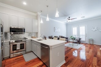 Building Photo - 2400 McCue Rd